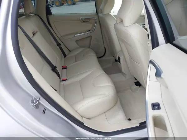 YV440MDK0G2784762 2016 VOLVO XC60 - Image 8