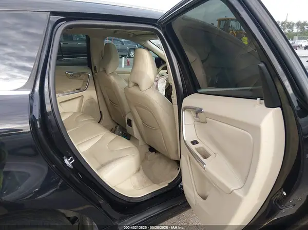 YV440MDK0G2789363 2016 VOLVO XC60 - Image 8