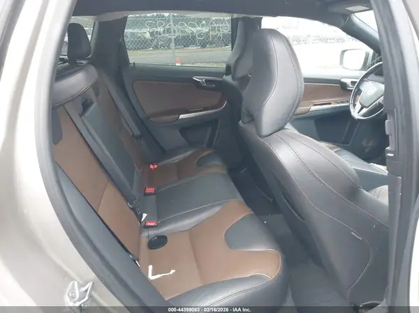 YV440MDK0G2789427 2016 VOLVO XC60 - Image 8