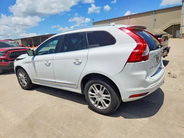 YV440MDK0G2795552 2016 VOLVO XC60 - Image 2