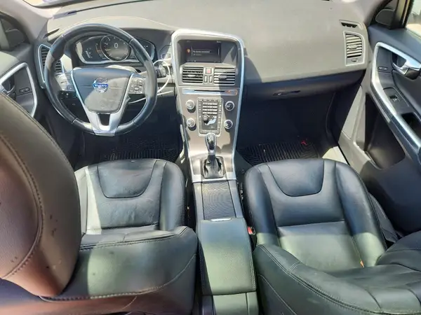 YV440MDK0G2795552 2016 VOLVO XC60 - Image 8