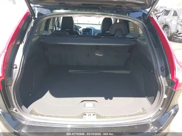 YV440MDK0G2857046 2016 VOLVO XC60 - Image 8
