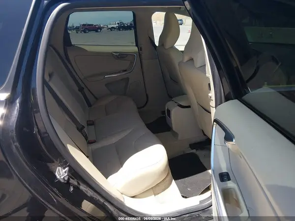 YV440MDK0G2902843 2016 VOLVO XC60 - Image 8
