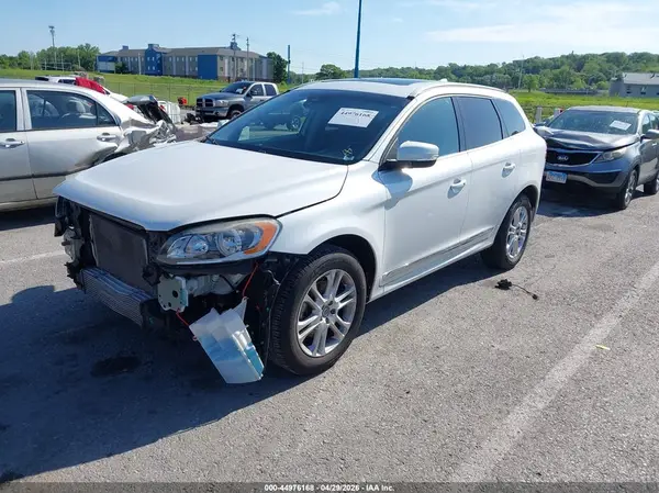 YV440MDK0G2927077 2016 VOLVO XC60 - Image 2