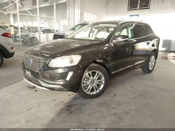 YV440MDK1G2781983 2016 VOLVO XC60 - Image 2