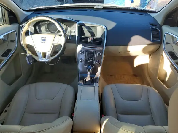 YV440MDK1G2790800 2016 VOLVO XC60 - Image 8