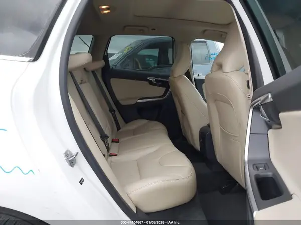 YV440MDK1G2902351 2016 VOLVO XC60 - Image 8