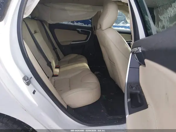 YV440MDK1G2928299 2016 VOLVO XC60 - Image 8