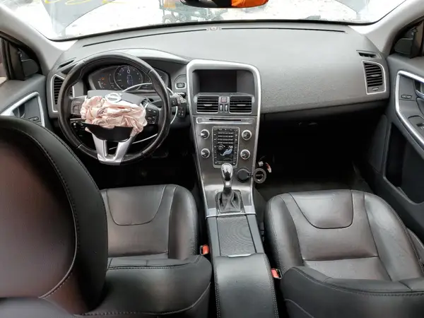 YV440MDK2G2788330 2016 VOLVO XC60 - Image 8