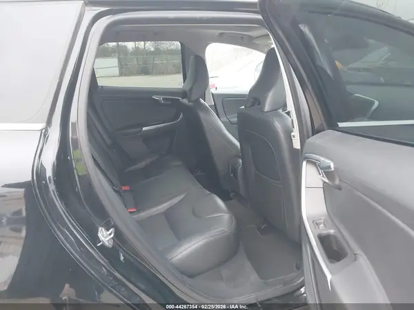 YV440MDK2G2794872 2016 VOLVO XC60 - Image 8