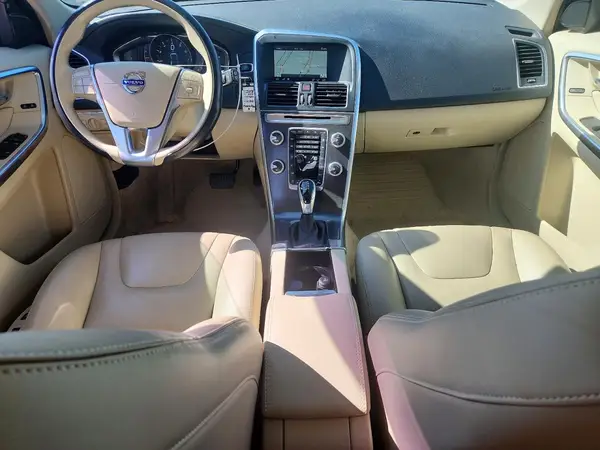 YV440MDK2G2795889 2016 VOLVO XC60 - Image 8