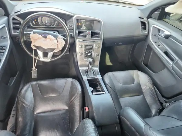 YV440MDK2G2809600 2016 VOLVO XC60 - Image 8