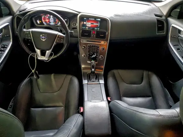 YV440MDK2G2844038 2016 VOLVO XC60 - Image 8