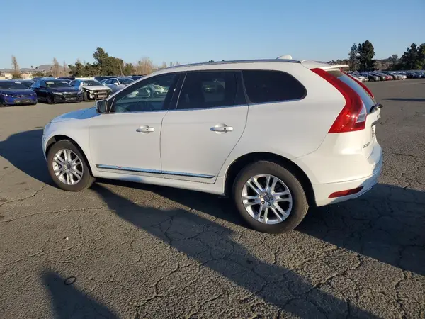 YV440MDK2G2844444 2016 VOLVO XC60 - Image 2