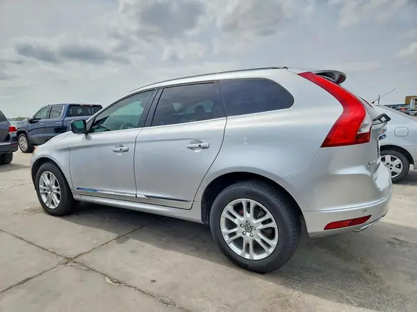 YV440MDK2G2853659 2016 VOLVO XC60 - Image 2