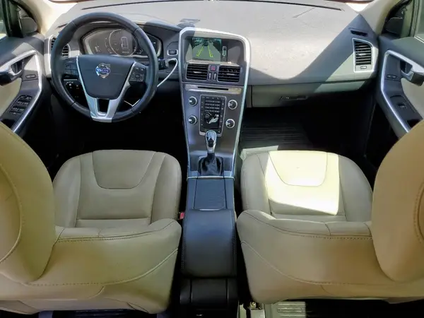 YV440MDK2G2856965 2016 VOLVO XC60 - Image 8