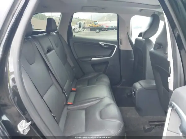 YV440MDK2G2857260 2016 VOLVO XC60 - Image 8