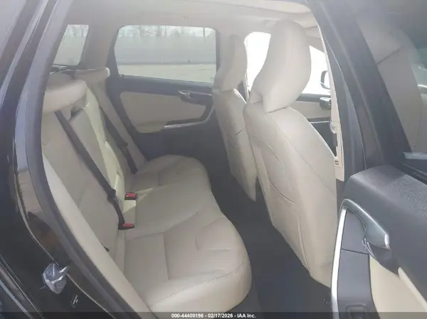 YV440MDK2G2874897 2016 VOLVO XC60 - Image 8