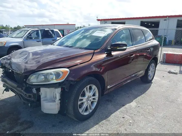 YV440MDK3G2785906 2016 VOLVO XC60 - Image 2