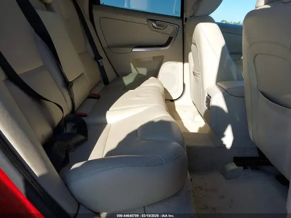YV440MDK3G2789339 2016 VOLVO XC60 - Image 8