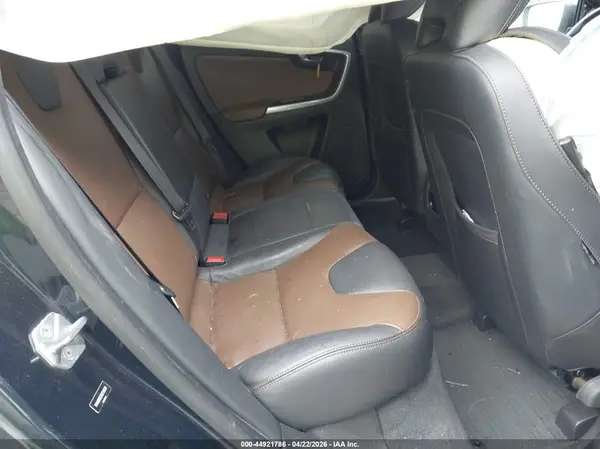 YV440MDK3G2791639 2016 VOLVO XC60 - Image 8