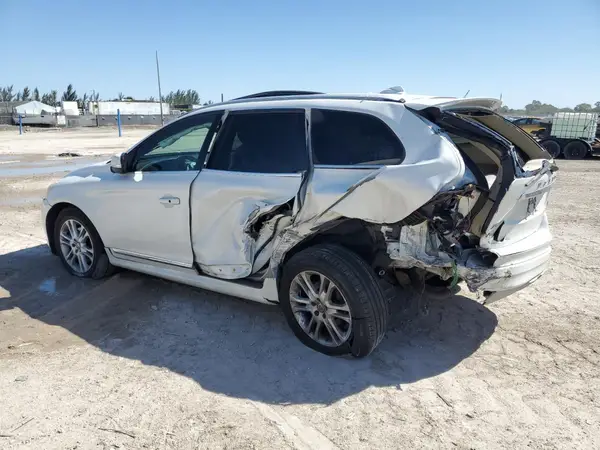 YV440MDK3G2798400 2016 VOLVO XC60 - Image 2