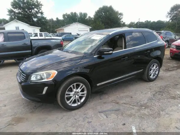 YV440MDK3G2799742 2016 VOLVO XC60 - Image 2
