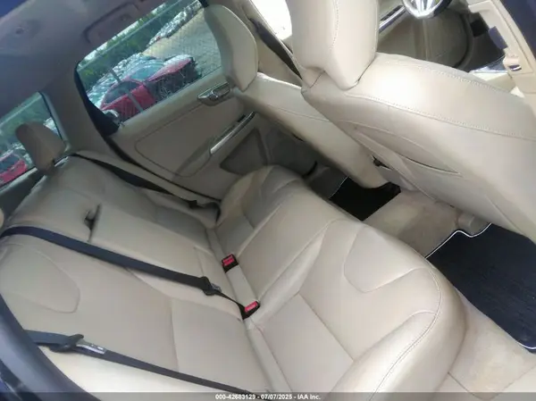 YV440MDK3G2799742 2016 VOLVO XC60 - Image 8
