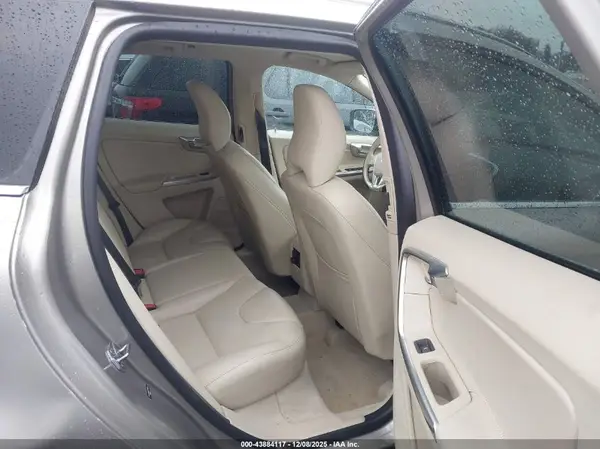 YV440MDK4G2796283 2016 VOLVO XC60 - Image 8