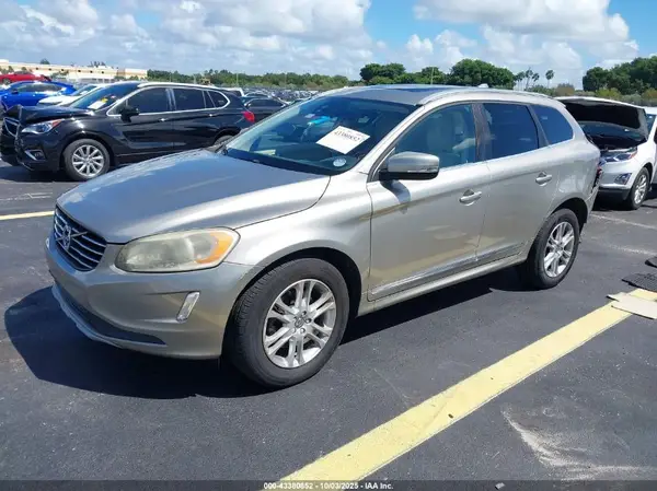 YV440MDK4G2821098 2016 VOLVO XC60 - Image 2