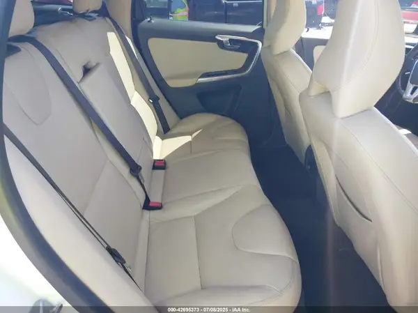 YV440MDK4G2847071 2016 VOLVO XC60 - Image 8