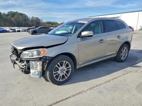 YV440MDK4G2896299 2016 VOLVO XC60 - Image 1