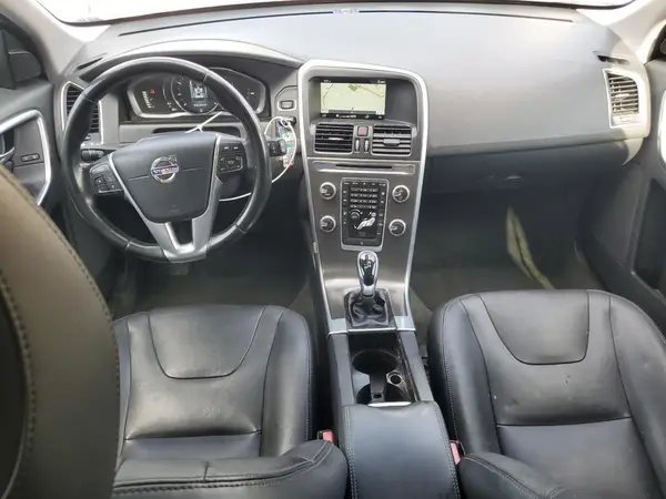 YV440MDK5G2775846 2016 VOLVO XC60 - Image 8