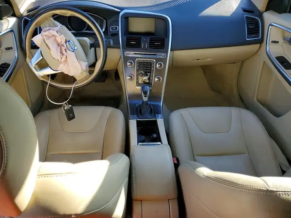 YV440MDK5G2788600 2016 VOLVO XC60 - Image 8