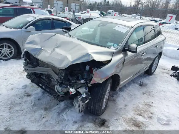 YV440MDK5G2796227 2016 VOLVO XC60 - Image 2