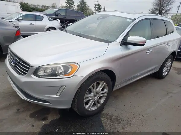 YV440MDK5G2808974 2016 VOLVO XC60 - Image 2