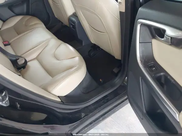 YV440MDK5G2820591 2016 VOLVO XC60 - Image 8