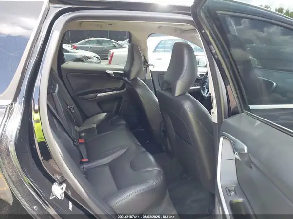 YV440MDK5G2844325 2016 VOLVO XC60 - Image 8