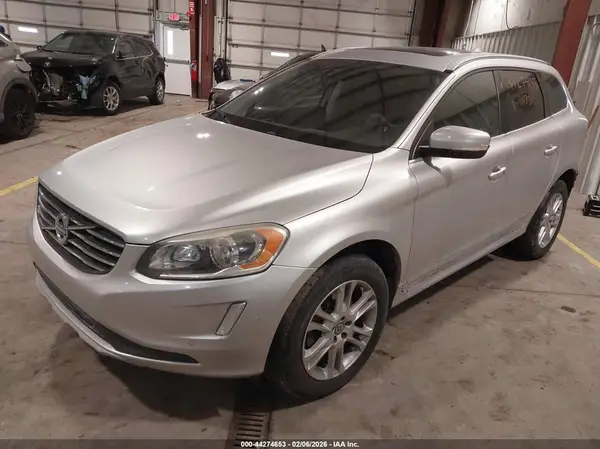 YV440MDK5G2911750 2016 VOLVO XC60 - Image 2