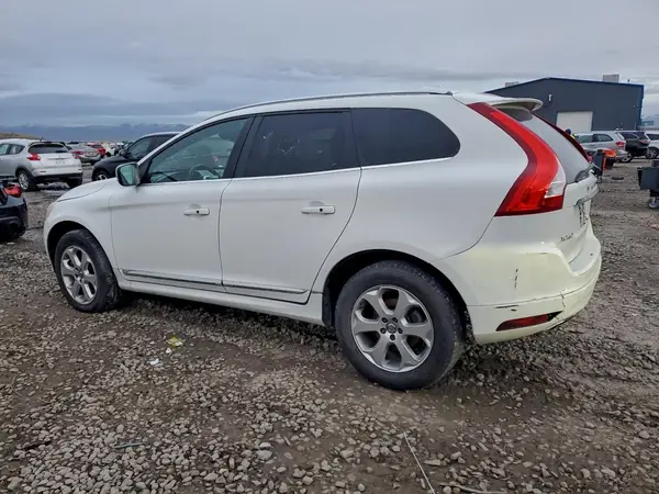 YV440MDK6G2781445 2016 VOLVO XC60 - Image 2