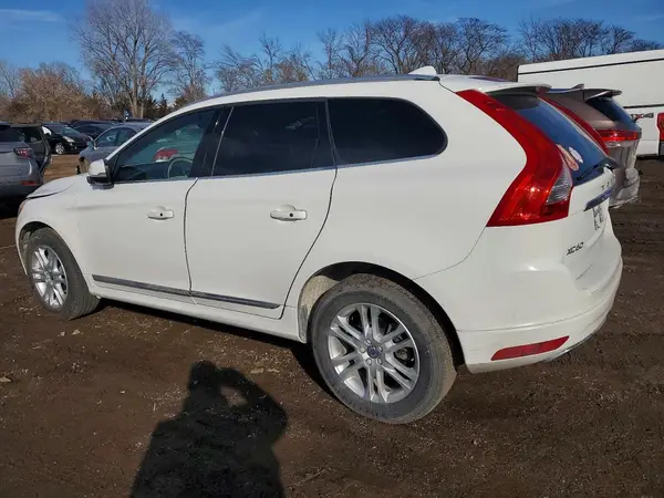 YV440MDK6G2843717 2016 VOLVO XC60 - Image 2