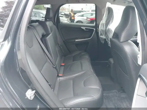 YV440MDK6G2854247 2016 VOLVO XC60 - Image 8