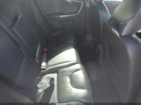 YV440MDK6G2890455 2016 VOLVO XC60 - Image 8