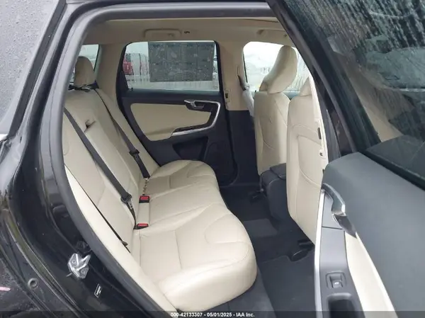 YV440MDK6G2907836 2016 VOLVO XC60 - Image 8