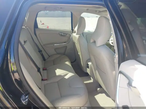 YV440MDK7G2789134 2016 VOLVO XC60 - Image 8