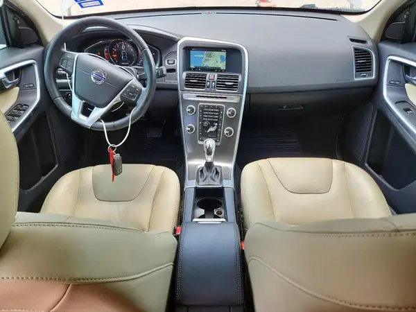YV440MDK7G2853432 2016 VOLVO XC60 - Image 8