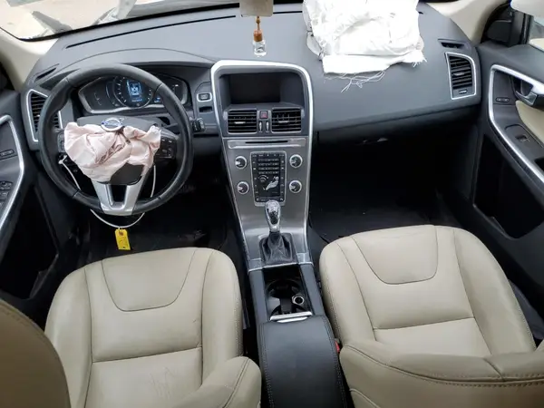 YV440MDK7G2901902 2016 VOLVO XC60 - Image 8
