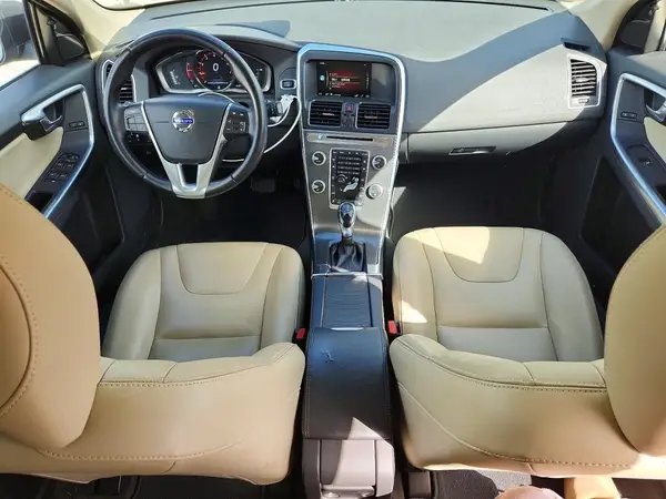YV440MDK7G2906520 2016 VOLVO XC60 - Image 8