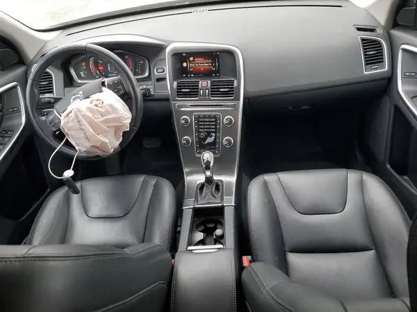 YV440MDK7G2920269 2016 VOLVO XC60 - Image 8
