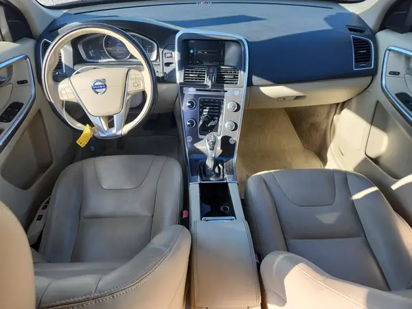 YV440MDK8G2782998 2016 VOLVO XC60 - Image 8